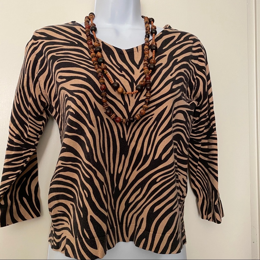 DONATED Anna Gray signature collection top